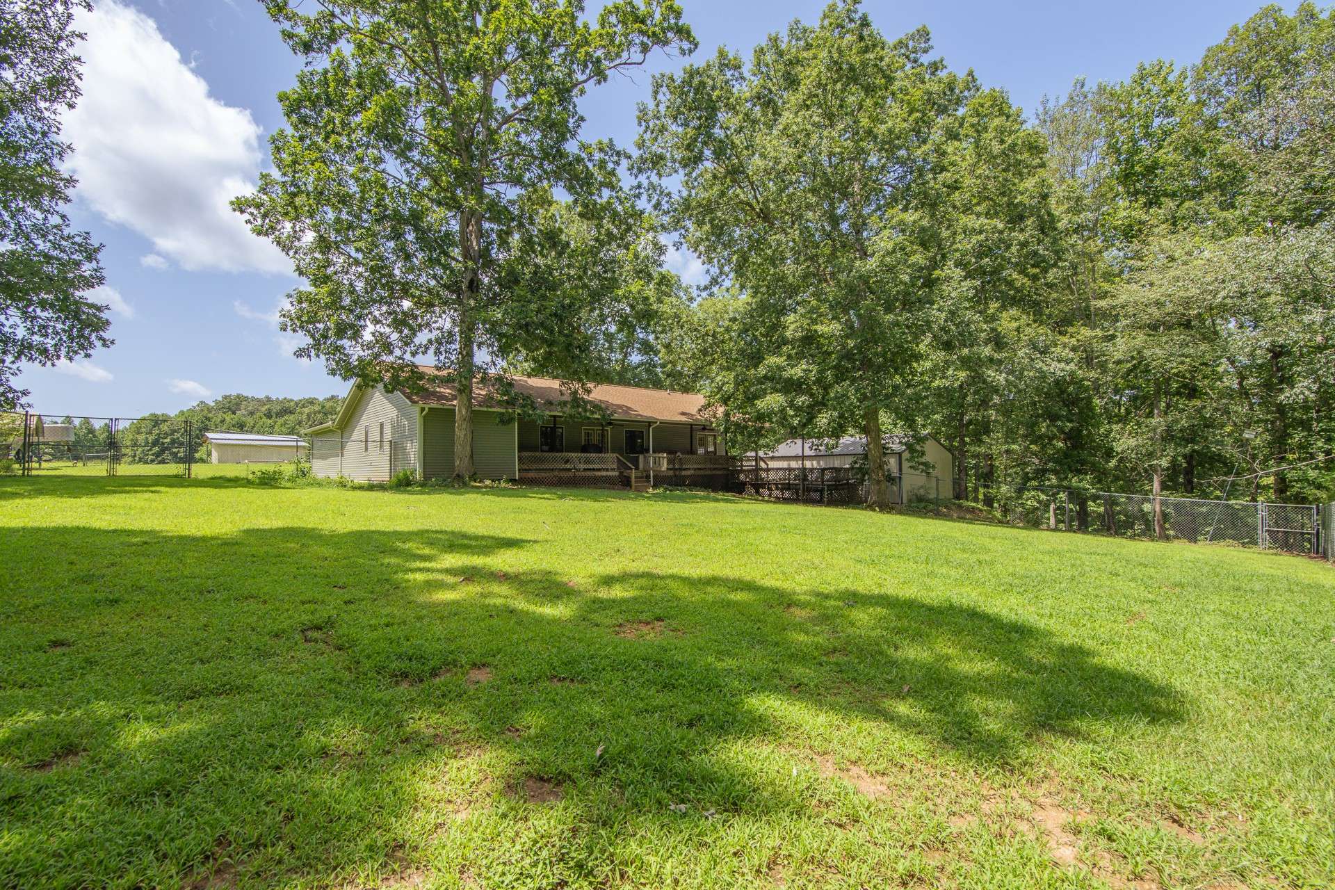 Waynesboro, TN 38485,625 Highway 64 #W
