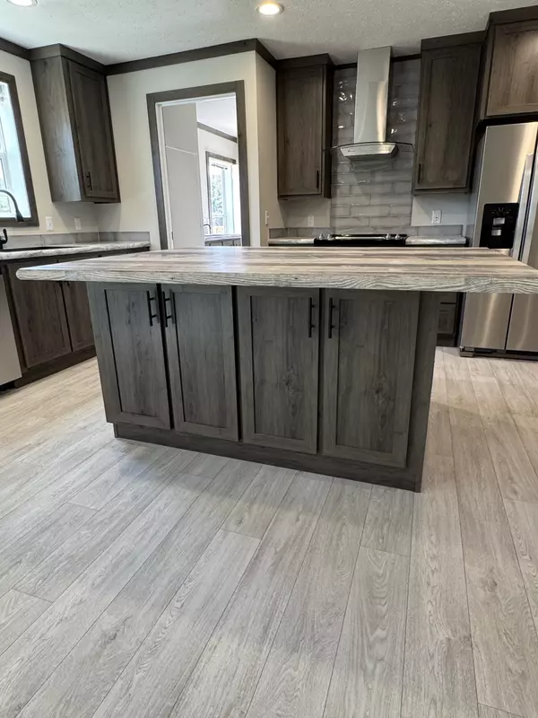 Lafayette, TN 37083,923 White Springs Rd