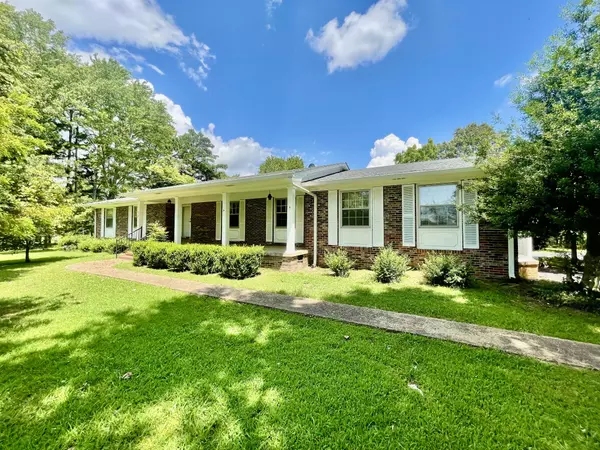 79 Bishop Rd, Lawrenceburg, TN 38464