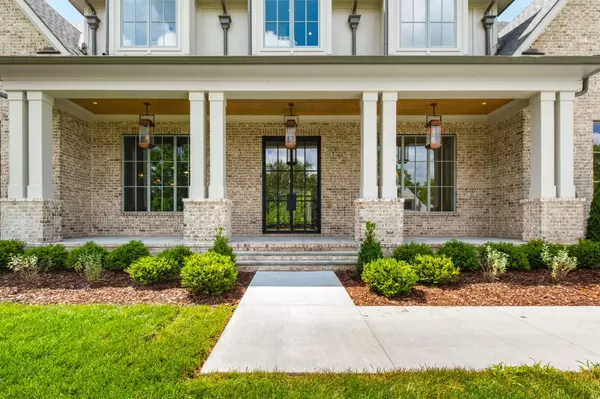 Brentwood, TN 37027,8115 Devens Dr