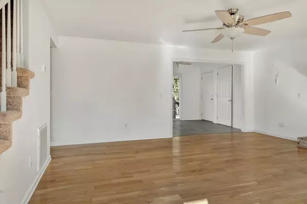 Greenbrier, TN 37073,2012 Graceland Way