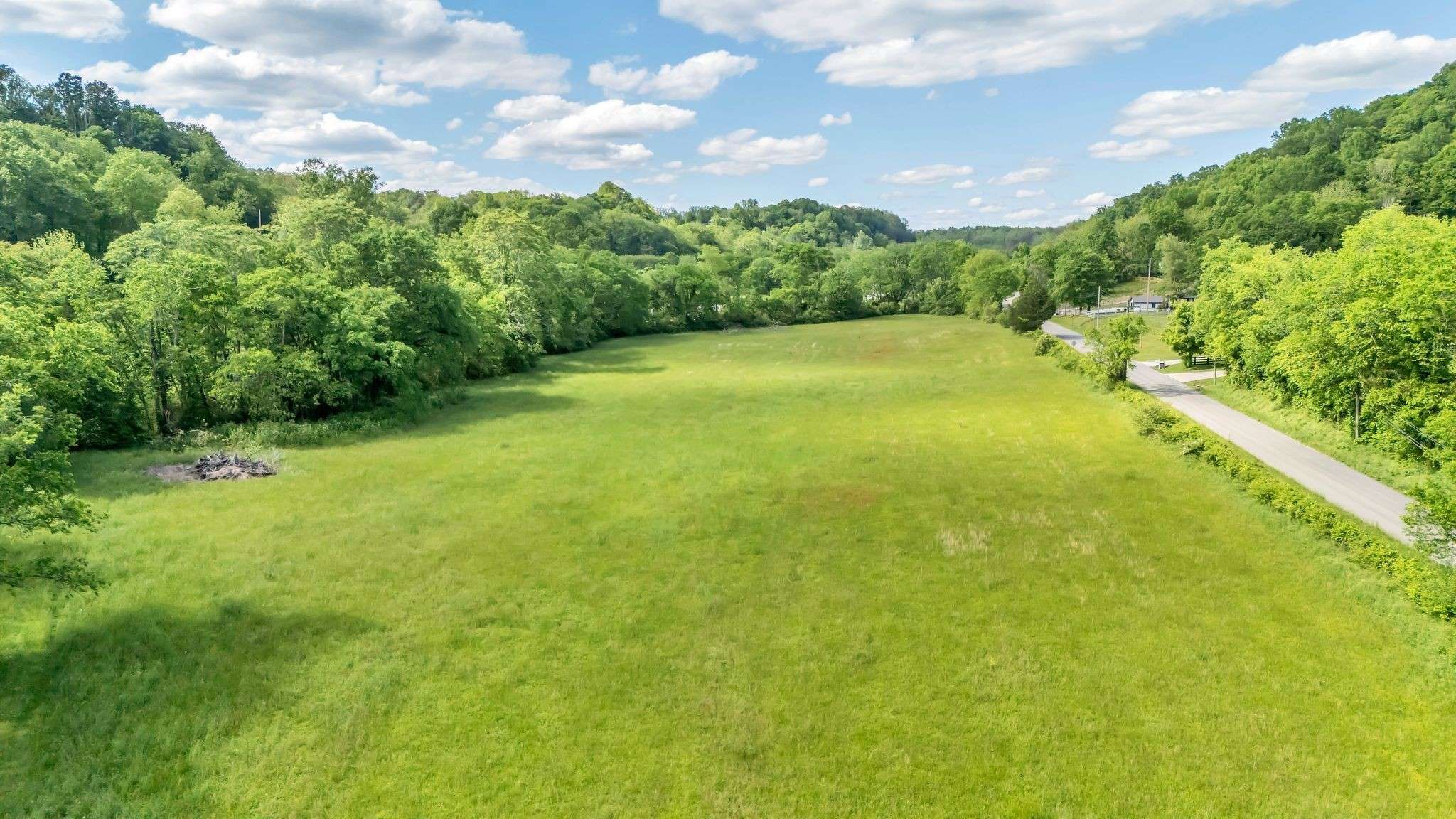 1 Fly Rd, Santa Fe, TN 38482