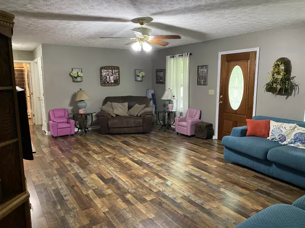 Lafayette, TN 37083,172 Landrum Ln