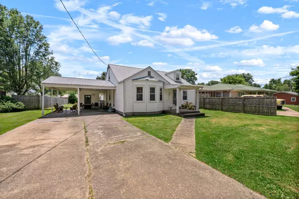 Cave City, KY 42127,302 N 9th St