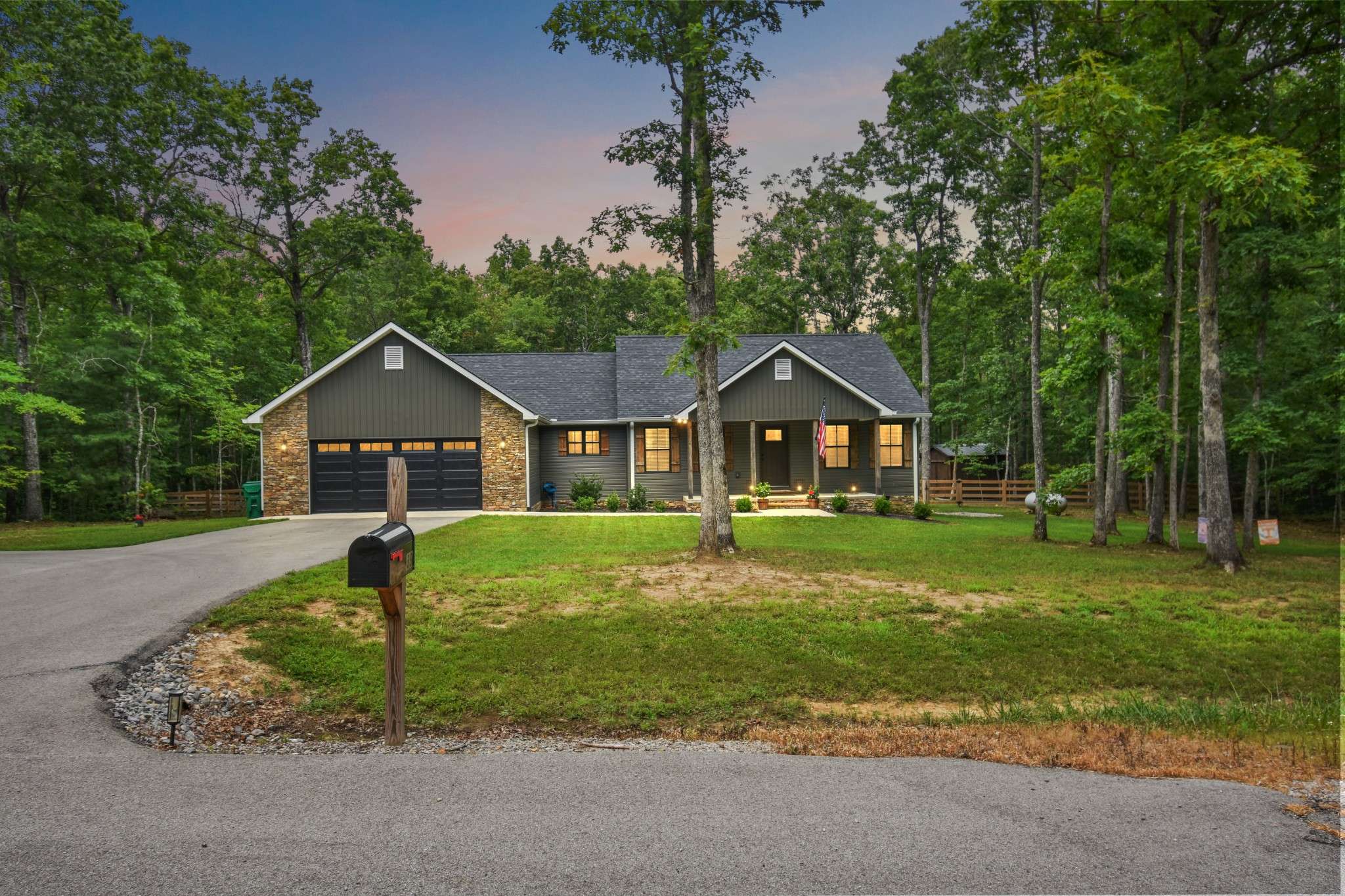 39 Pond Rd, Monterey, TN 38574
