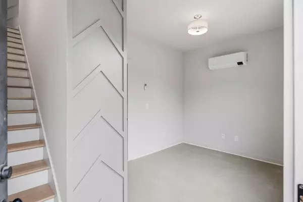 Nashville, TN 37216,325 E Village Ln