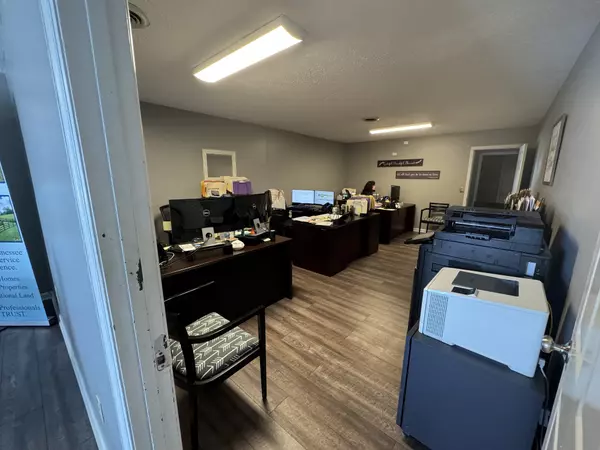 Dickson, TN 37055,313 E College St #3