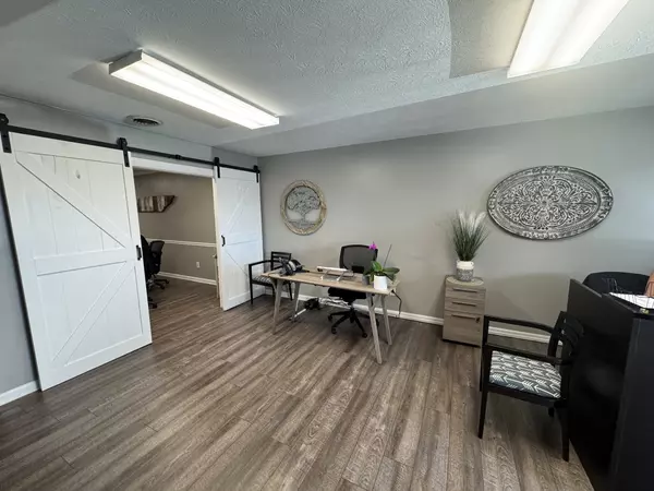 Dickson, TN 37055,313 E College St #3