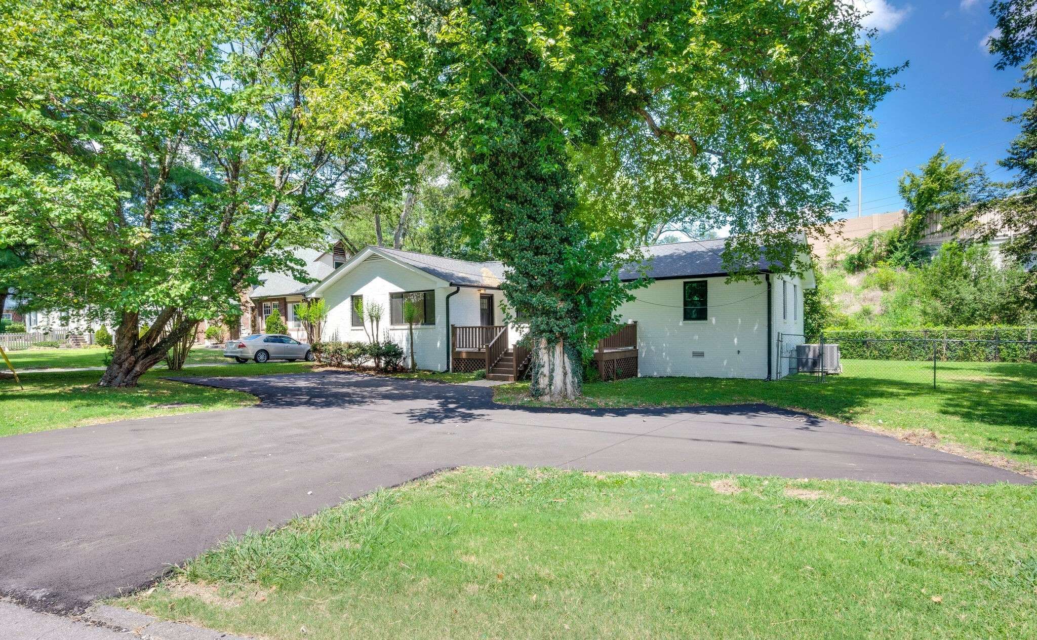 Nashville, TN 37204,928 Battlefield Dr