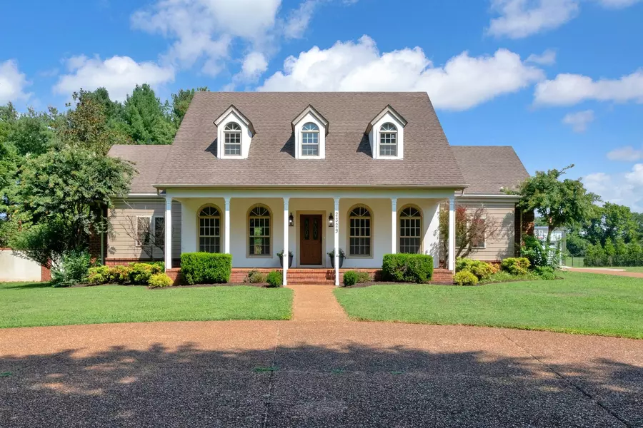 2329 Irby Ln, Murfreesboro, TN 37127
