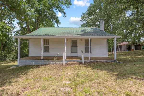 6330 US Highway 70 #E, Mc Ewen, TN 37101