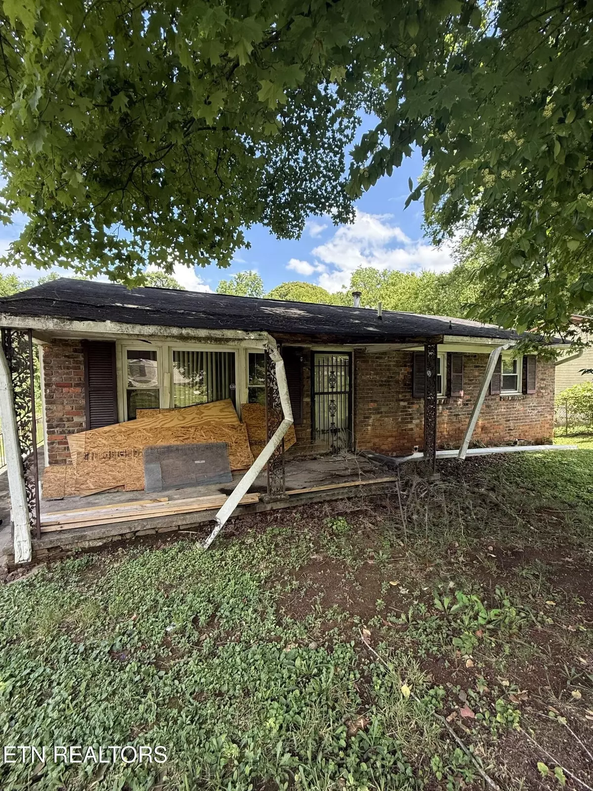 Knoxville, TN 37915,906 Graves St