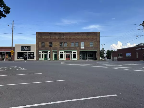 Lafayette, TN 37083,1 Public Square