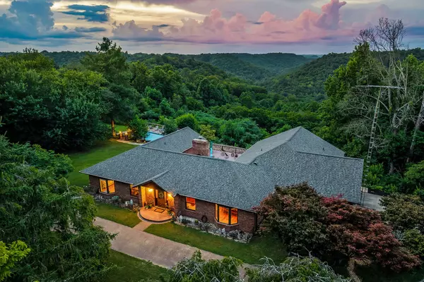 Buffalo Valley, TN 38548,15225 Nashville Hwy