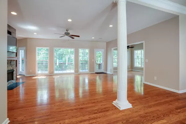 Hendersonville, TN 37075,182 Spy Glass Way