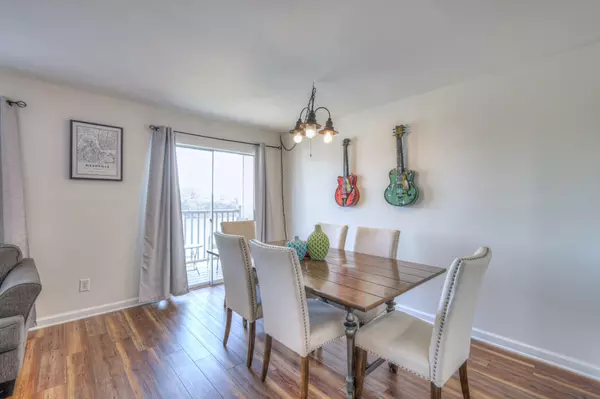 Nashville, TN 37201,910 1st Ave #N