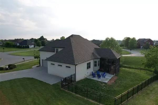 1350 Round Hill Ln, Spring Hill, TN 37174
