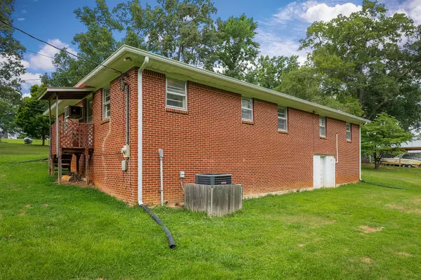 Alpine, TN 38543,121 Pat Carr Ln