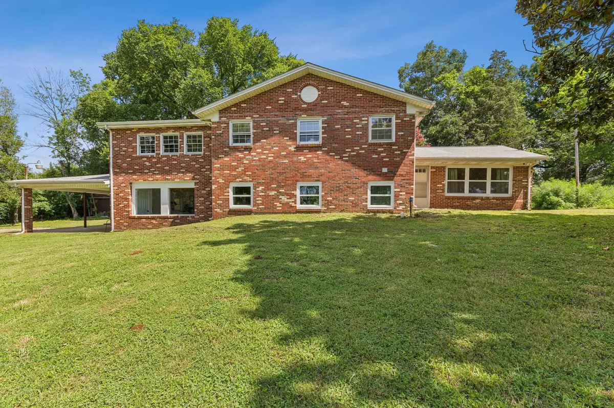 Shelbyville, TN 37160,410 Dover St