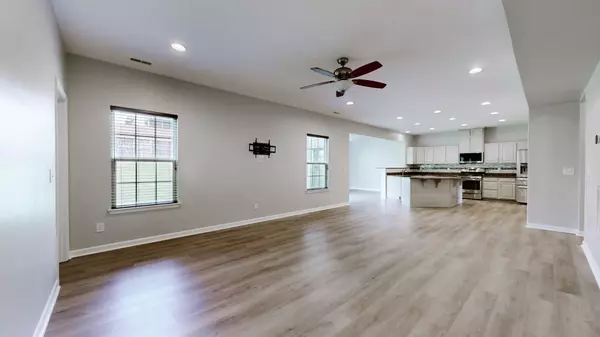 Mount Juliet, TN 37122,300 Cobblestone Lndg