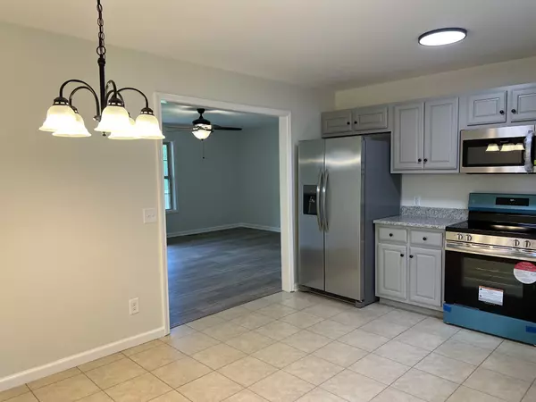 Lafayette, TN 37083,90 Long Creek Rd