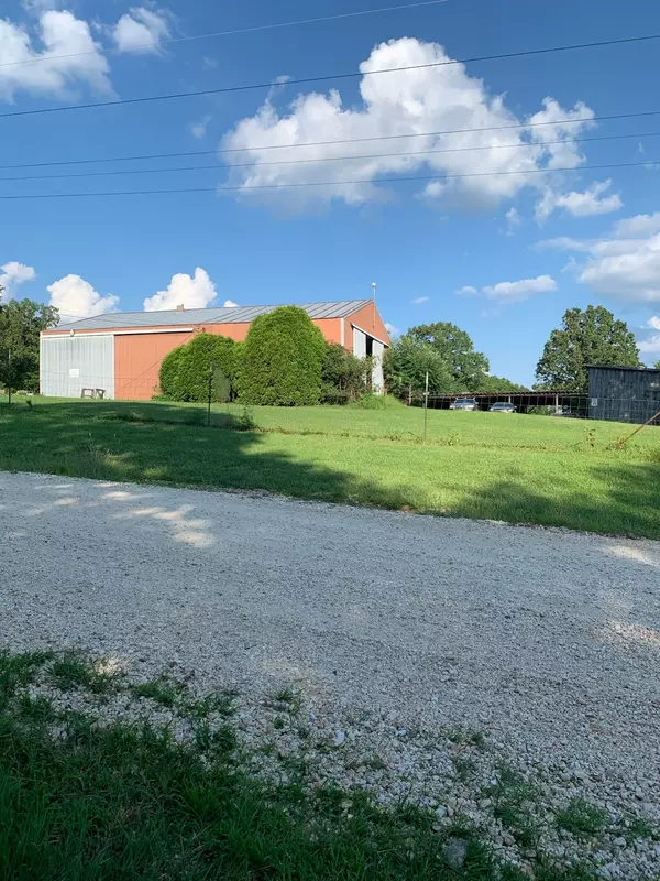 Waverly, TN 37185,954 S Buchanan Rd