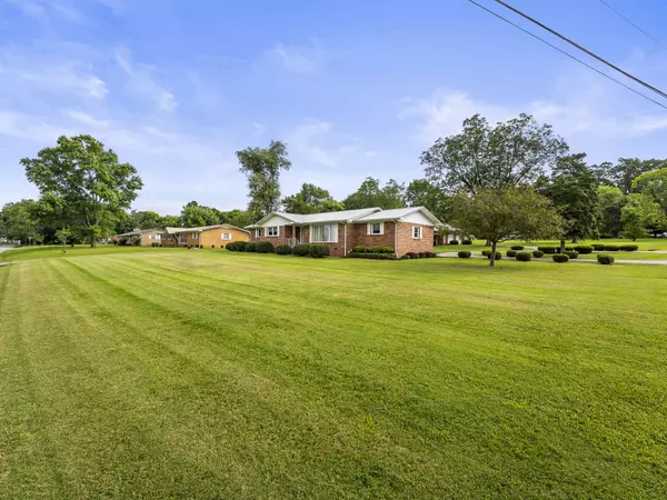 Winchester, TN 37398,1111 Holders Cove Rd