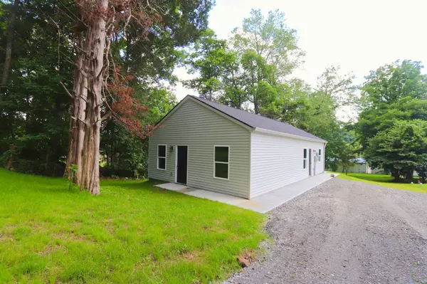 206 Sunset Dr, Red Boiling Springs, TN 37150