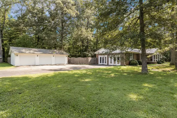 Winchester, TN 37398,461 Royal Oak Dr