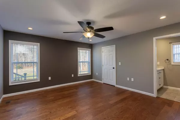 Crossville, TN 38572,4033 Chica Road