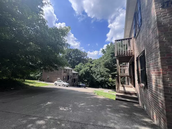 470 Martha Ln, Clarksville, TN 37043