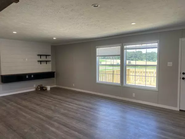 Lafayette, TN 37083,754 Sparrow Rd