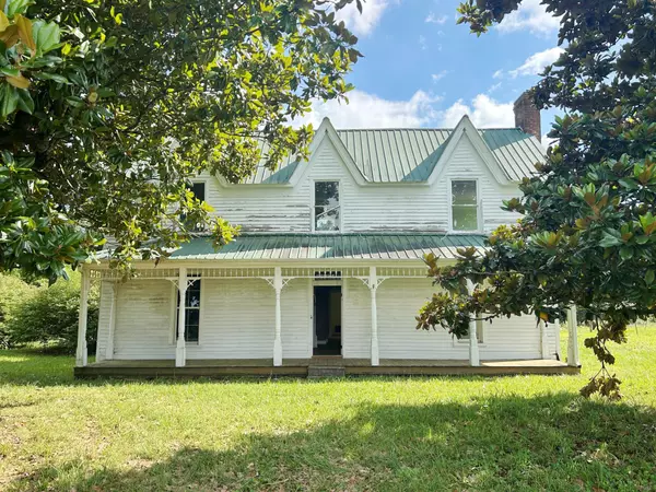 1076 Willis McGinnis Rd, Smithville, TN 37166