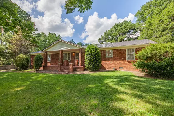 1111 Baker Ln, Lawrenceburg, TN 38464