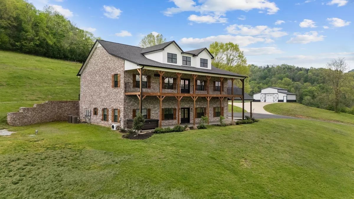Lafayette, TN 37083,3945 Hartsville Rd