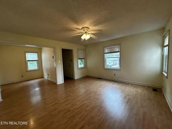 Kingston, TN 37763,1106 Old N Kentucky St