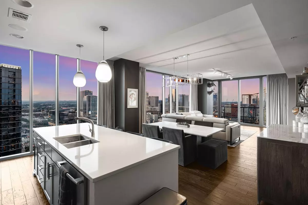 Nashville, TN 37203,1212 Laurel St #2202