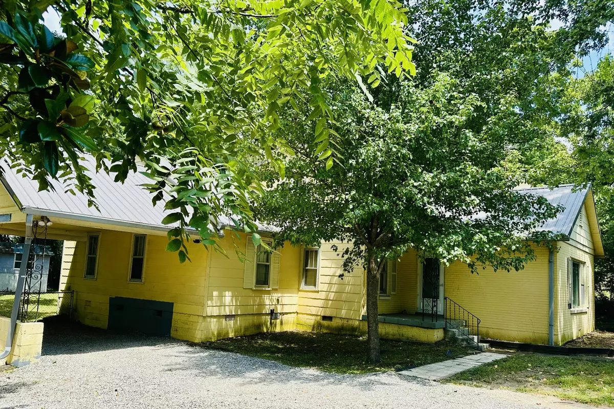 Kingston Springs, TN 37082,313 W Kingston Springs Rd