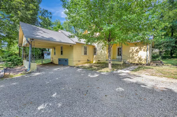 Kingston Springs, TN 37082,313 W Kingston Springs Rd