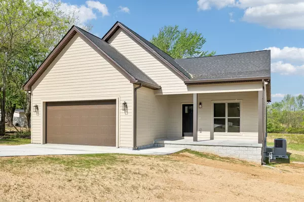827 Oconner St, Smithville, TN 37166