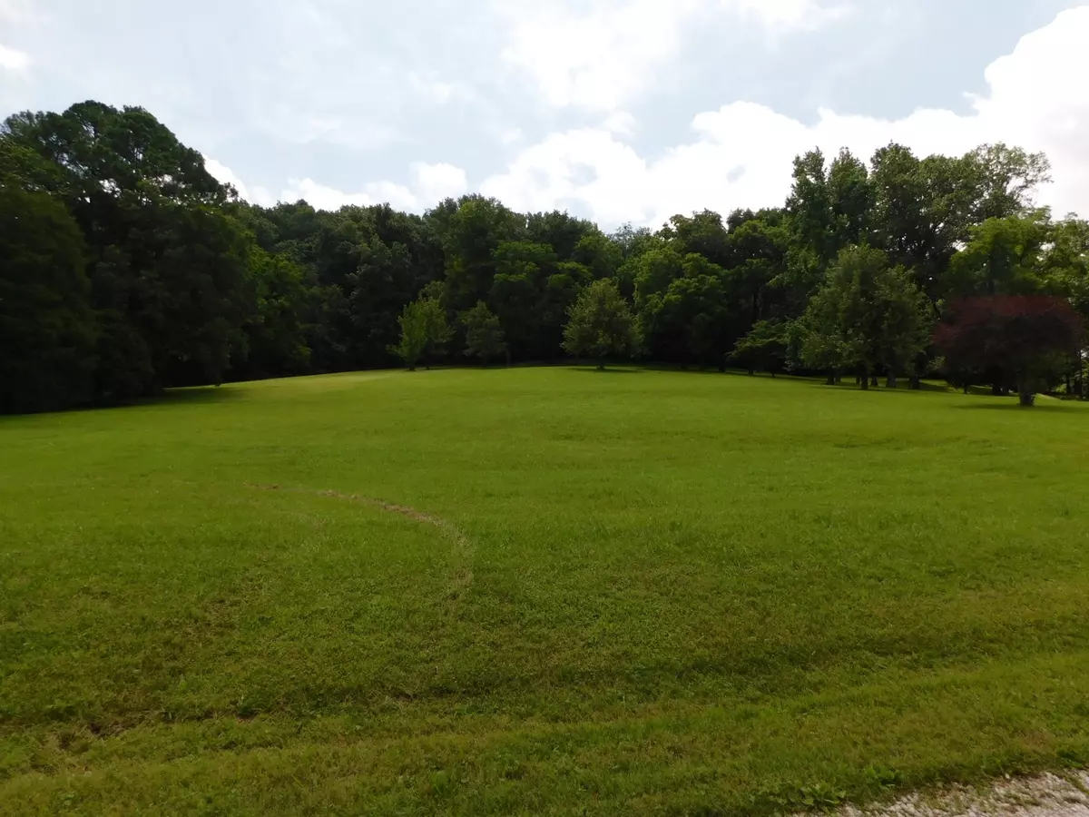 Columbia, TN 38401,1694 Blue Moon Rd