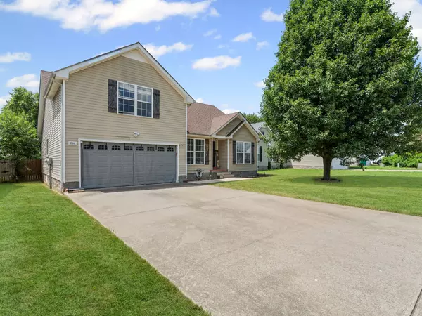 3700 S Jot Dr, Clarksville, TN 37040