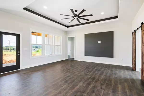 Sparta, TN 38583,116 Dairy Barn Rd