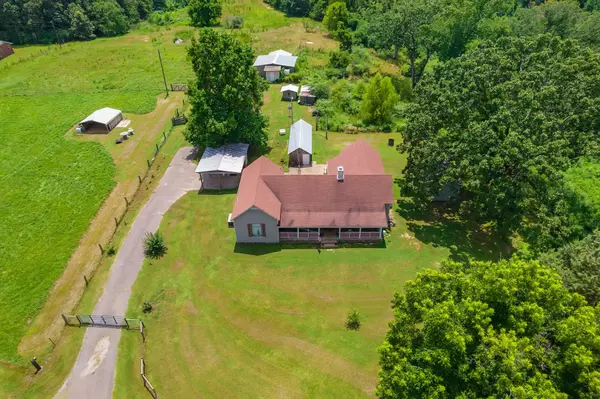 890 Fitts Ross Rd, Bolivar, TN 38008