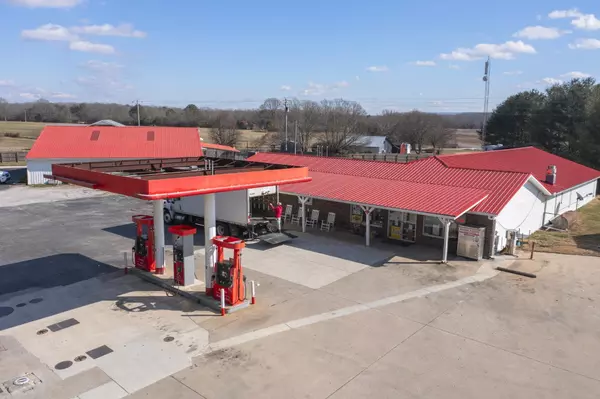2461 Six Mile Board Rd, Belvidere, TN 37306