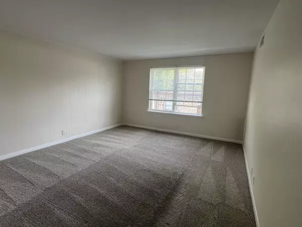 Nashville, TN 37211,441 Harding Pl #D20