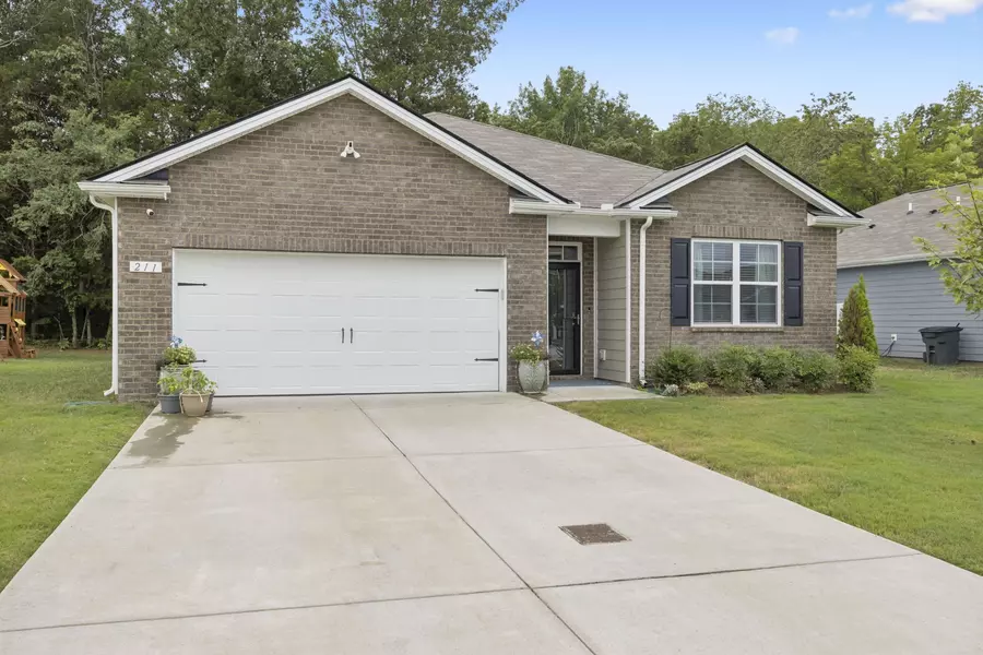 211 Addison Ave, Chapel Hill, TN 37034