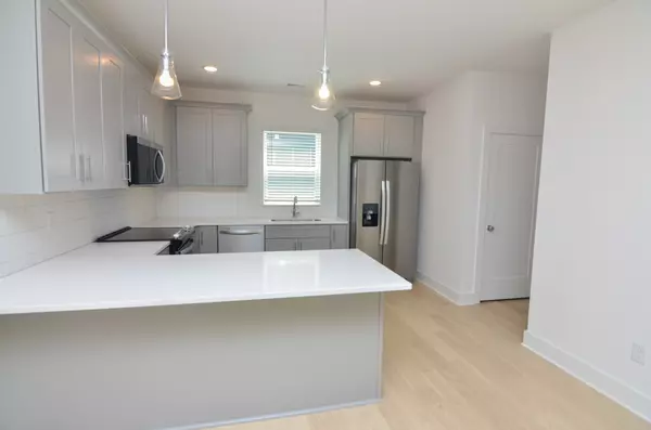 Nashville, TN 37214,550 Markham St #18