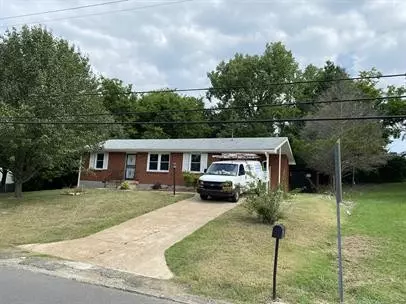 3140 Richmond Hill Dr, Nashville, TN 37207