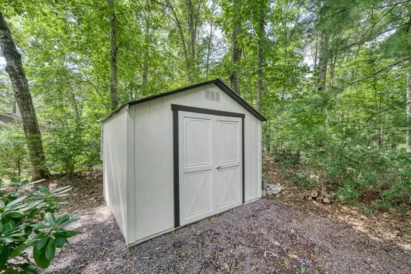 Crossville, TN 38558,182 Delbridge Ln
